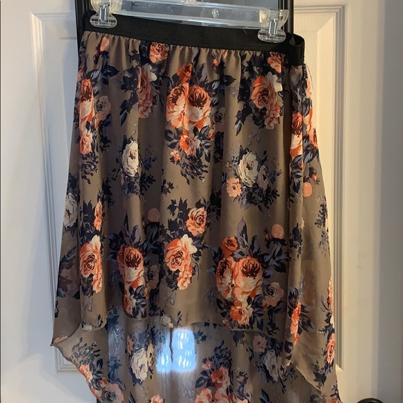 Skirt - Picture 1 of 5